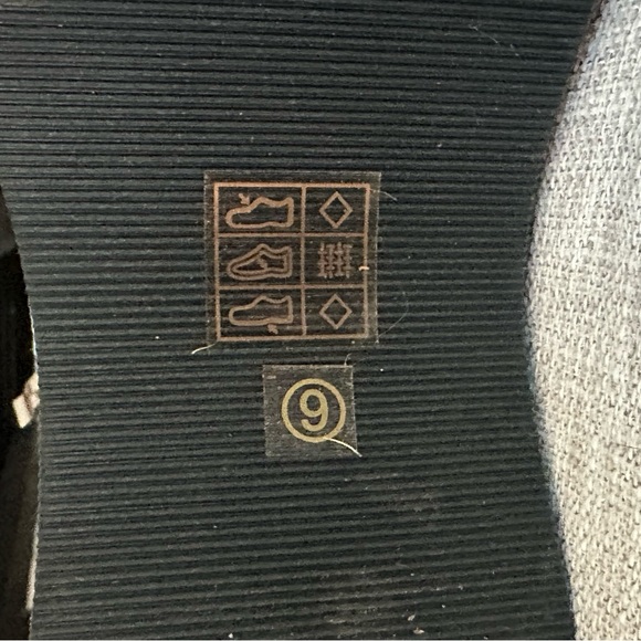 Hot Topic “Stay Weird” Platform Boots – Women’s Size 9 - Picture 7 of 8